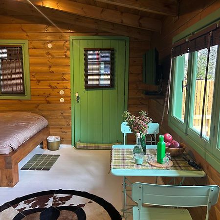Гостьовий будинок Vasilikia Mountain Farm & Retreat Павліані Екстер'єр фото