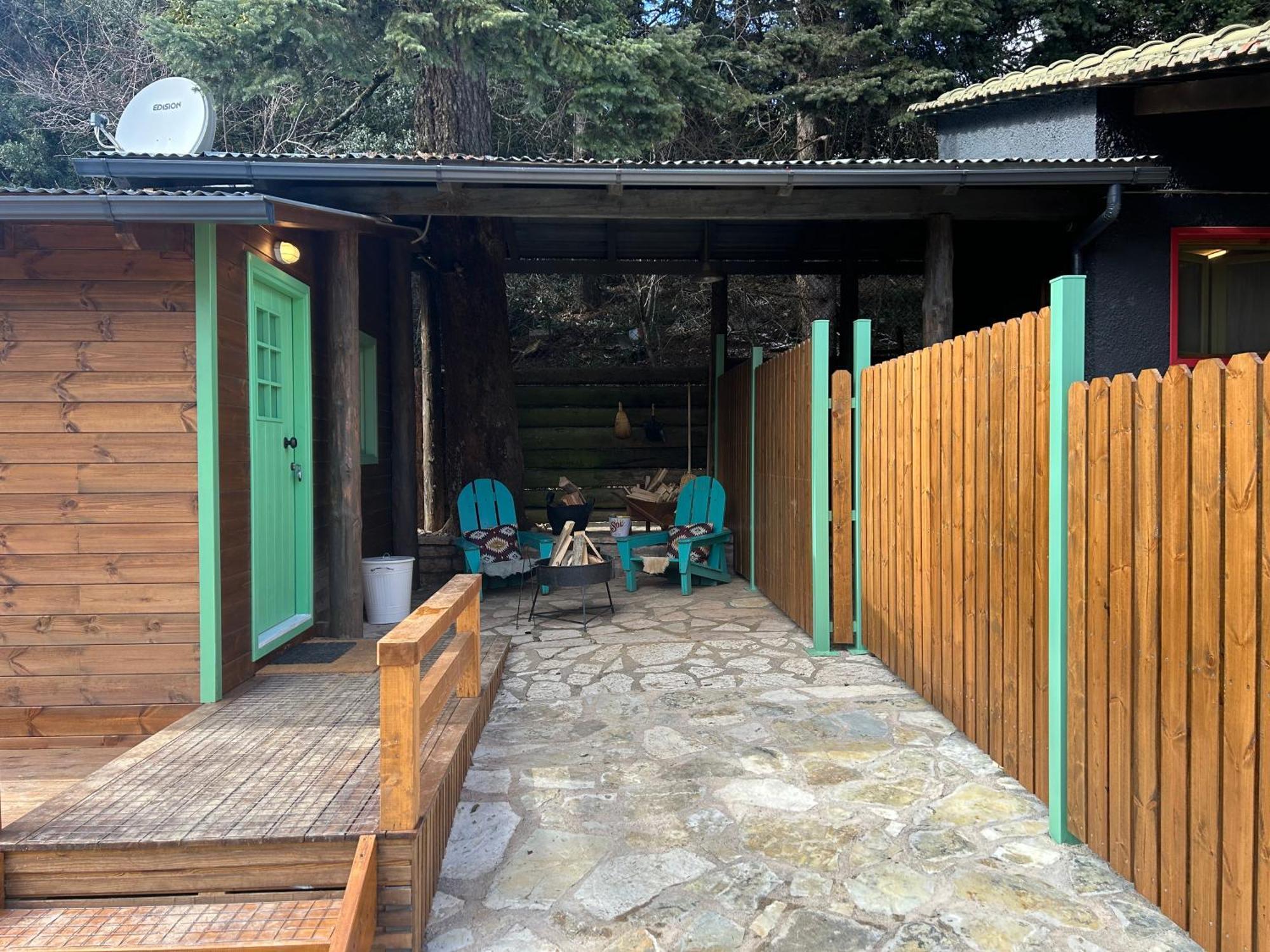Гостьовий будинок Vasilikia Mountain Farm & Retreat Павліані Екстер'єр фото